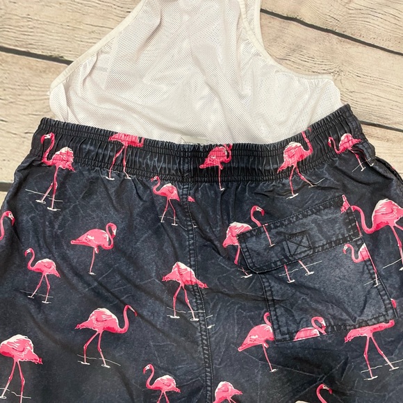 MEN'S BLACK SWIM SHORTS WITH PELICANS GRAPHIC SIZE L - Picture 8 of 9
